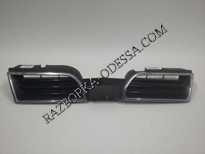 Решетка радиатора Mitsubishi Carisma DA# (1995-2004) ресталл