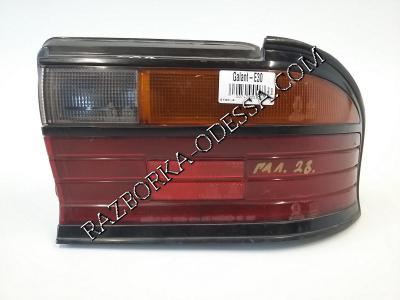 Задний фонарь правый Mitsubishi Galant E3# (1988-1992) седан доресталл